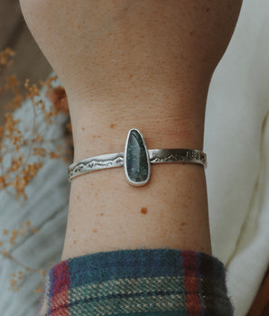 Rising Range Cuff | horse canyon moss agate